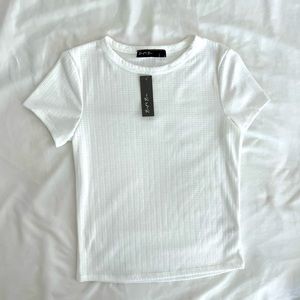 NWOT Incredibly Soft White Brit & Bri Top Size Small